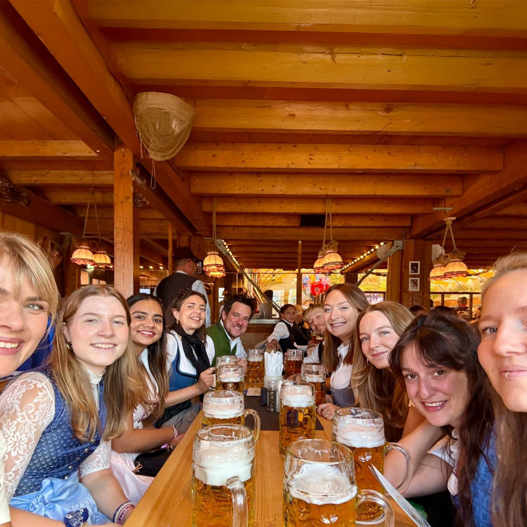 SLAM auf der Wiesn 2026 1 Teambild 1